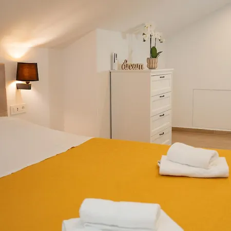 Apartmani Ferdinanda Kustići Kültér fotó