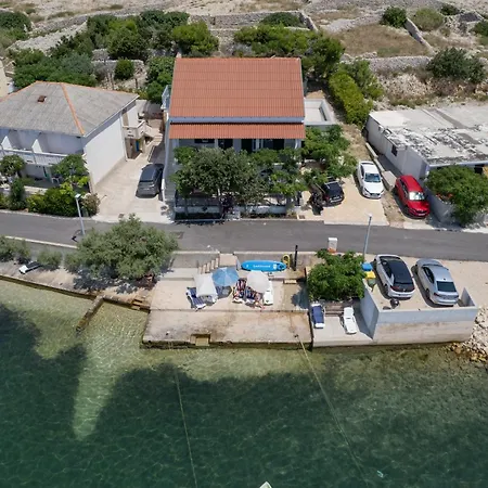 Apartmani Ferdinanda Kustići Kültér fotó